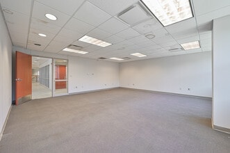 1900 W MacArthur St, Shawnee, OK for lease Interior Photo- Image 2 of 6