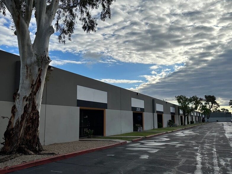 2121 S Priest Dr, Tempe, AZ for lease - Building Photo - Image 3 of 11
