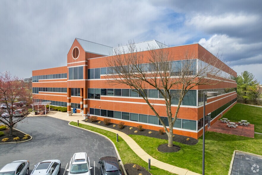 2 Meridian Blvd, Wyomissing, PA à louer - Photo du bâtiment - Image 2 de 8