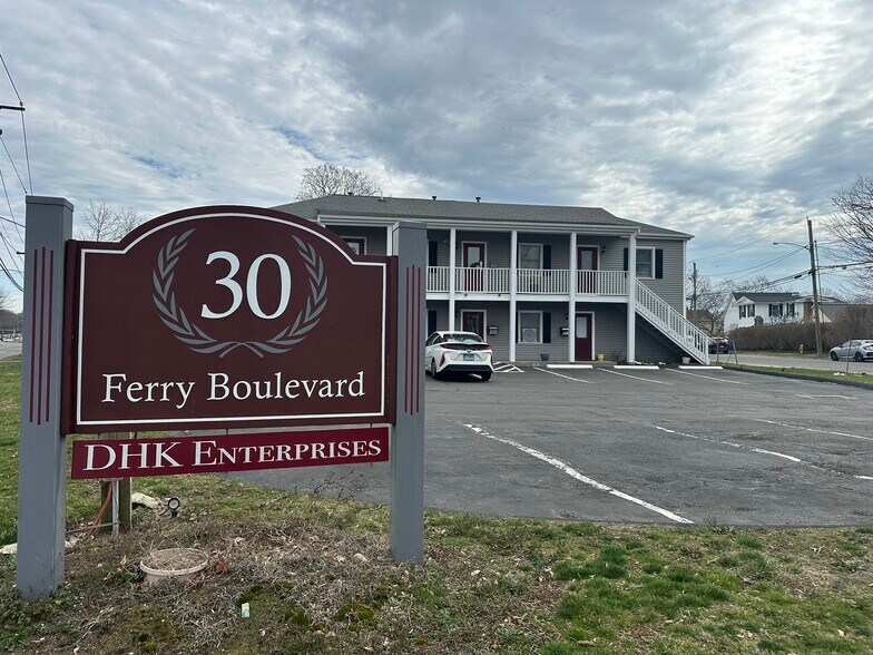 30 Ferry Blvd, Stratford, CT à louer - Photo principale - Image 1 de 4