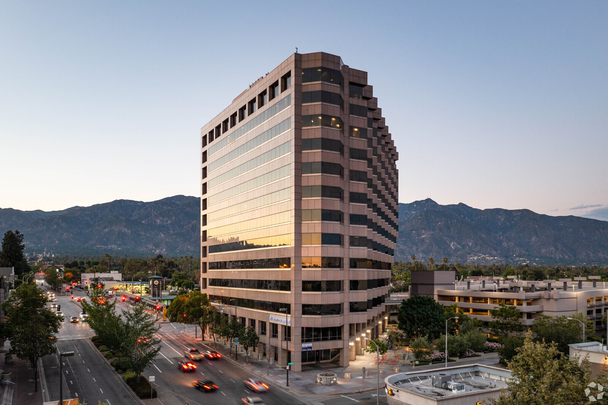 300 N Lake Ave, Pasadena, CA à louer Photo principale- Image 1 de 12