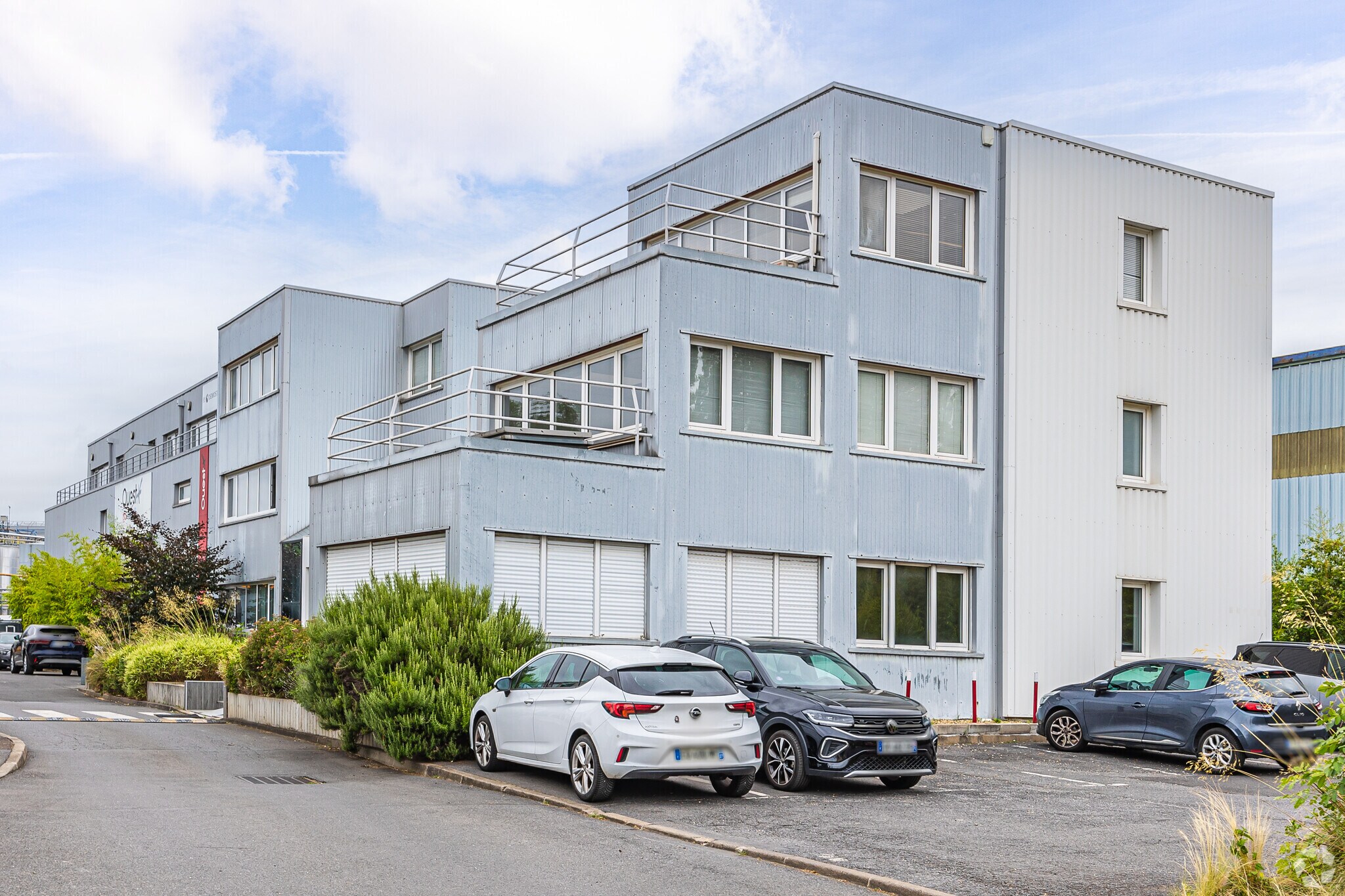 68 Avenue Des Guilleraies, Nanterre for lease Primary Photo- Image 1 of 3