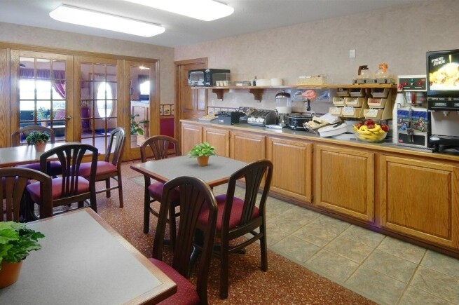 2426 S Lincoln Ave, York, NE à vendre - Autre - Image 3 de 19
