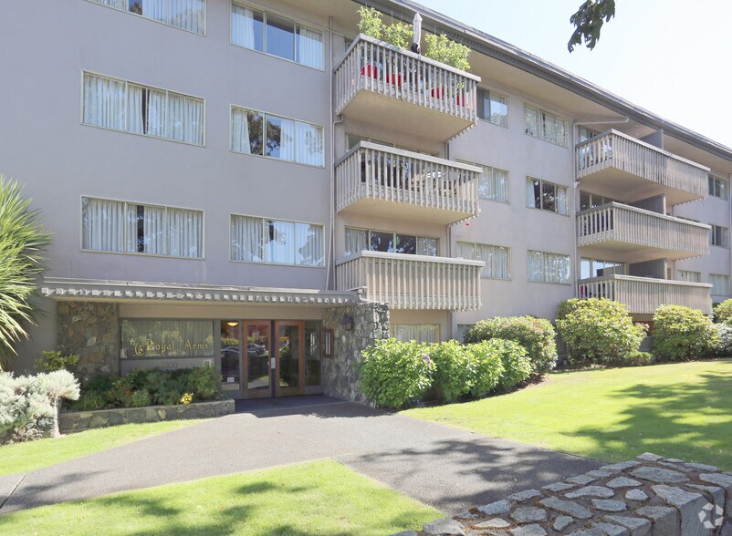 1300 Yates St, Victoria, BC à vendre - Photo du bâtiment - Image 3 de 3