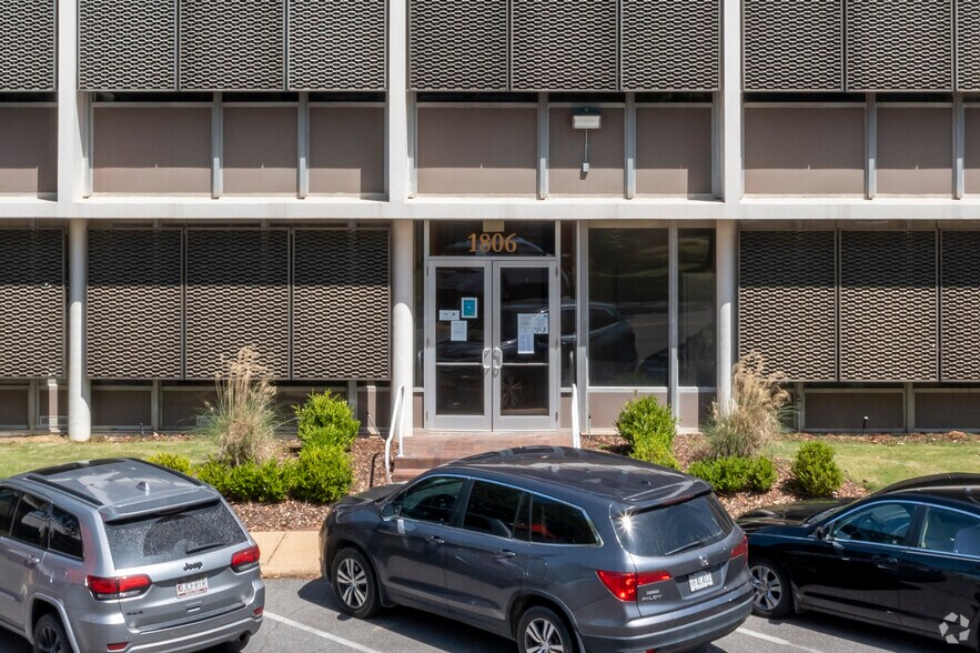 1806 6th St, Tuscaloosa, AL à louer - Photo du bâtiment - Image 2 de 5