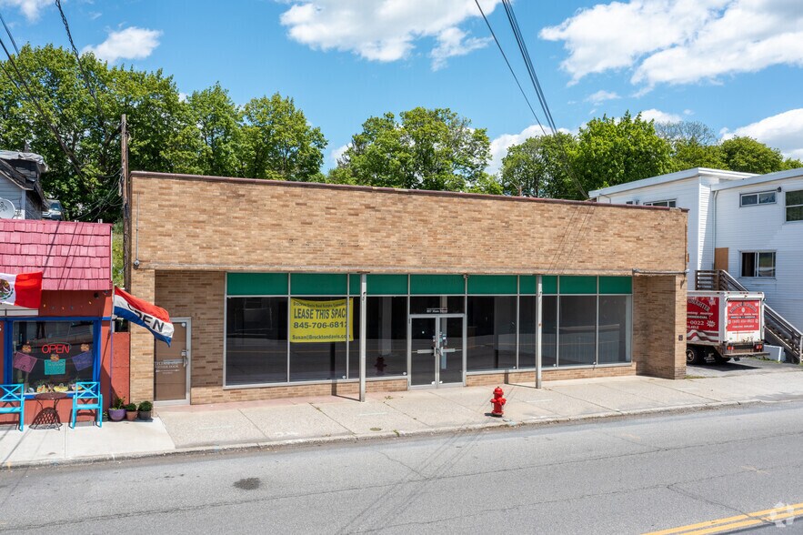 807 Main St, Poughkeepsie, NY à louer - Photo du bâtiment - Image 3 de 9
