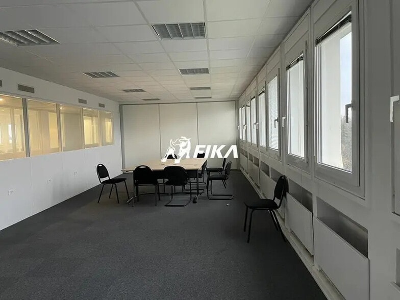 4 Chemin Du Pigeonnier De La Cépière, Toulouse for lease - Interior Photo - Image 2 of 6