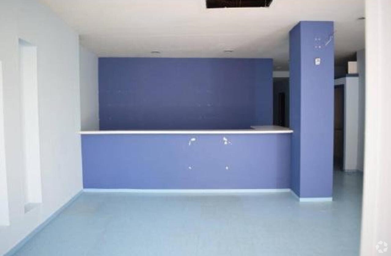 Retail in El Molar, Madrid for lease Interior Photo- Image 1 of 2