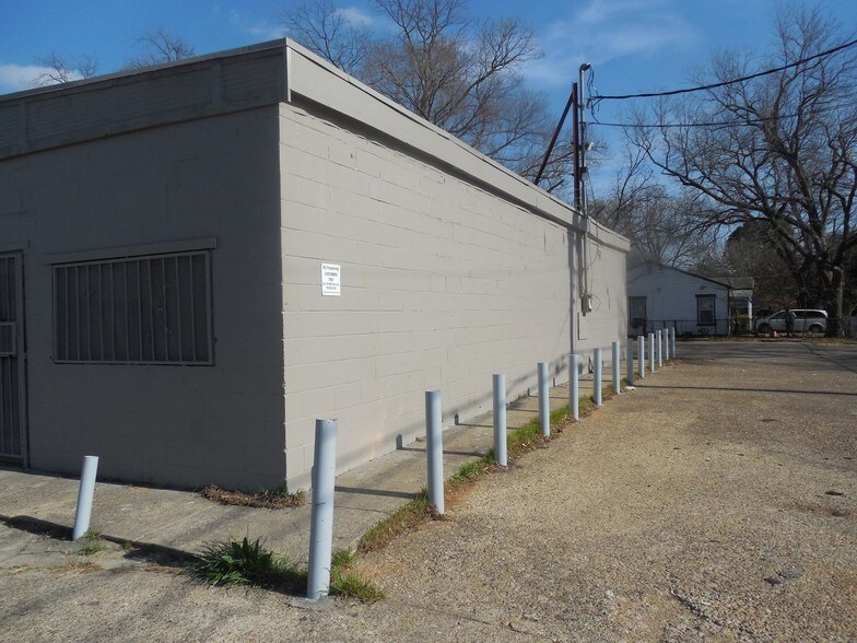 3744 Dixon Ave, Dallas, TX à louer - Photo du bâtiment - Image 2 de 16