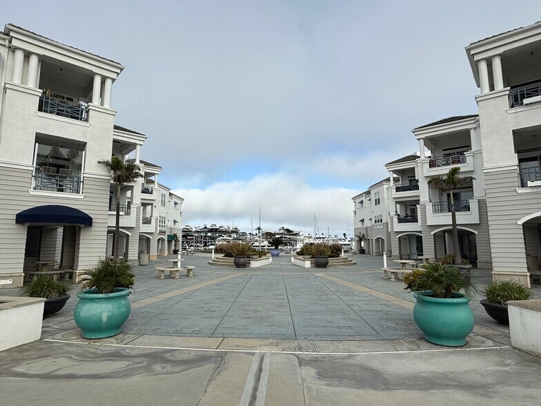 2600-2700 Newport Blvd, Newport Beach, CA à louer - Photo du bâtiment - Image 2 de 13
