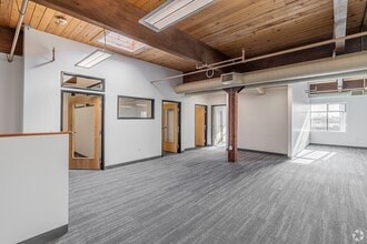819 SE Morrison St, Portland, OR for lease Interior Photo- Image 1 of 4