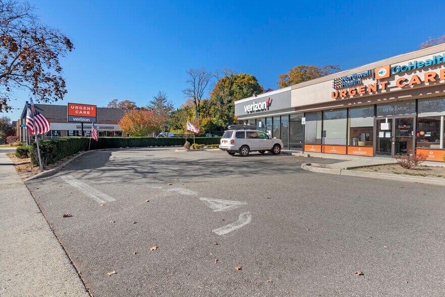 71 Forest Ave, Glen Cove, NY à louer - Photo du bâtiment - Image 3 de 13