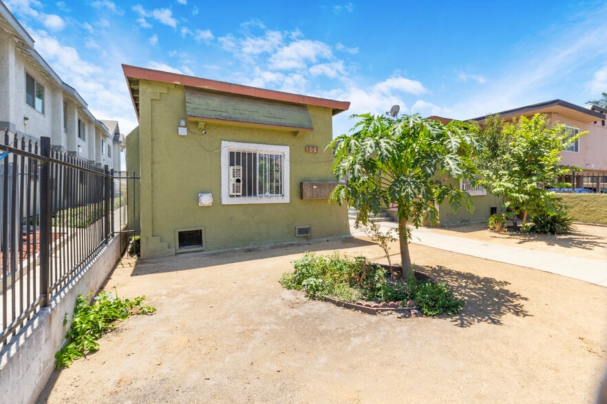 606 W 81st St, Los Angeles, CA for sale - Building Photo - Image 3 of 9
