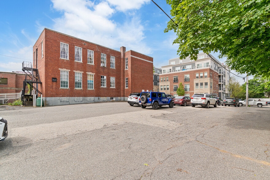 11 Sanborn St, Reading, MA for sale - Building Photo - Image 2 of 10