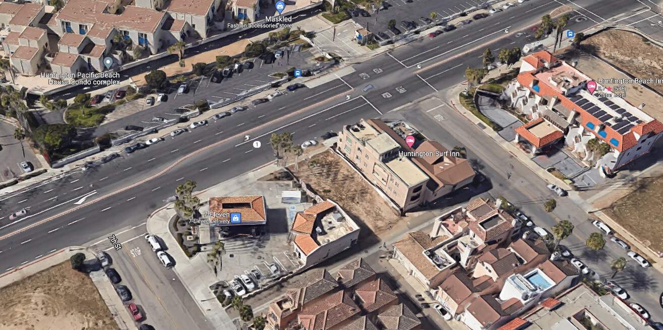 714 Pacific Coast Hwy, Huntington Beach, CA à louer Photo du bâtiment- Image 1 de 2