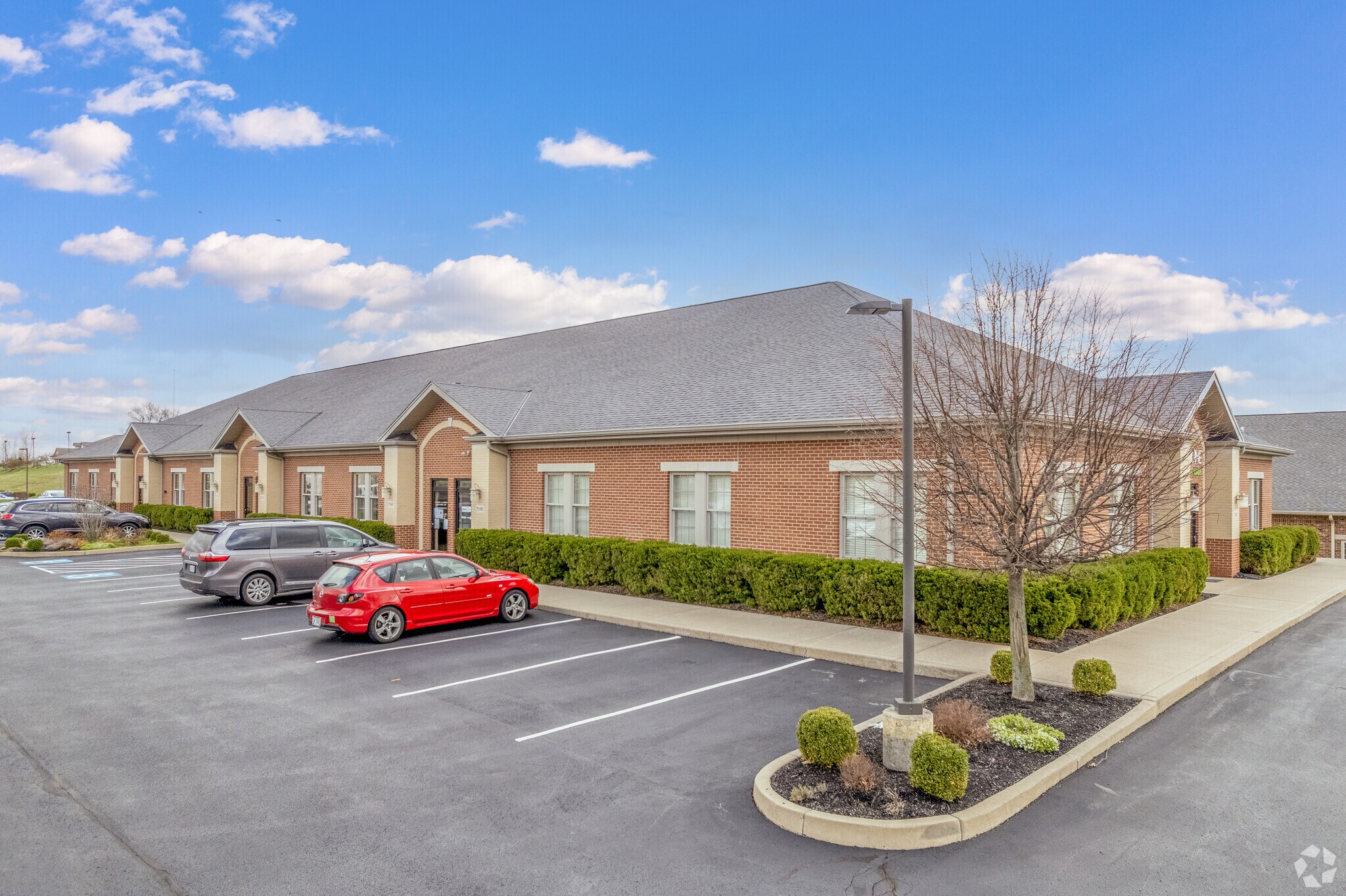 7130-7150 Office Park Dr, Liberty Township, OH à louer Photo du bâtiment- Image 1 de 5