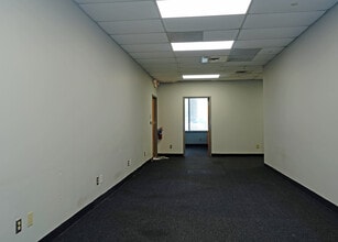 7716-7720 Rivers Edge Dr, Columbus, OH for lease Interior Photo- Image 2 of 5