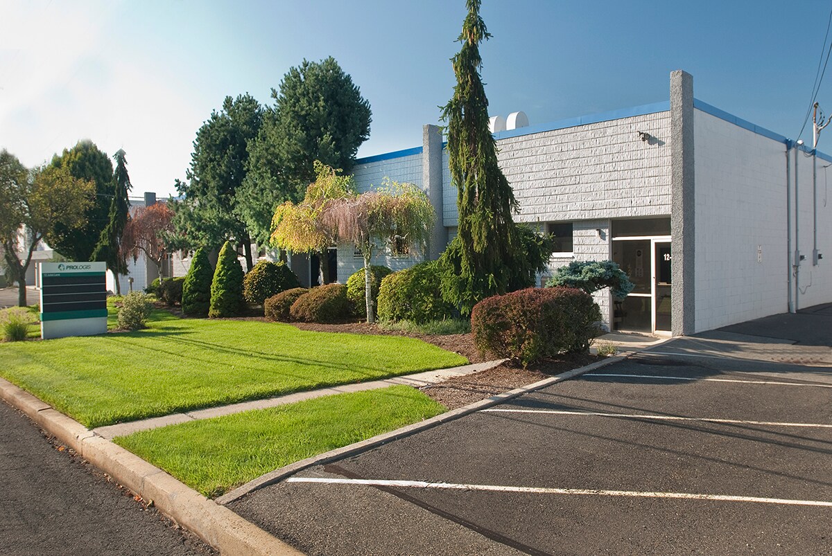 12 Jules Ln, New Brunswick, NJ à louer Photo principale- Image 1 de 6