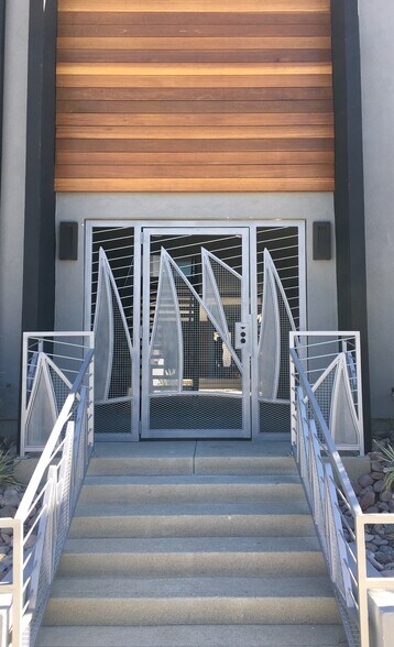 500 N Clementine St, Oceanside, CA à vendre - Photo du bâtiment - Image 2 de 4