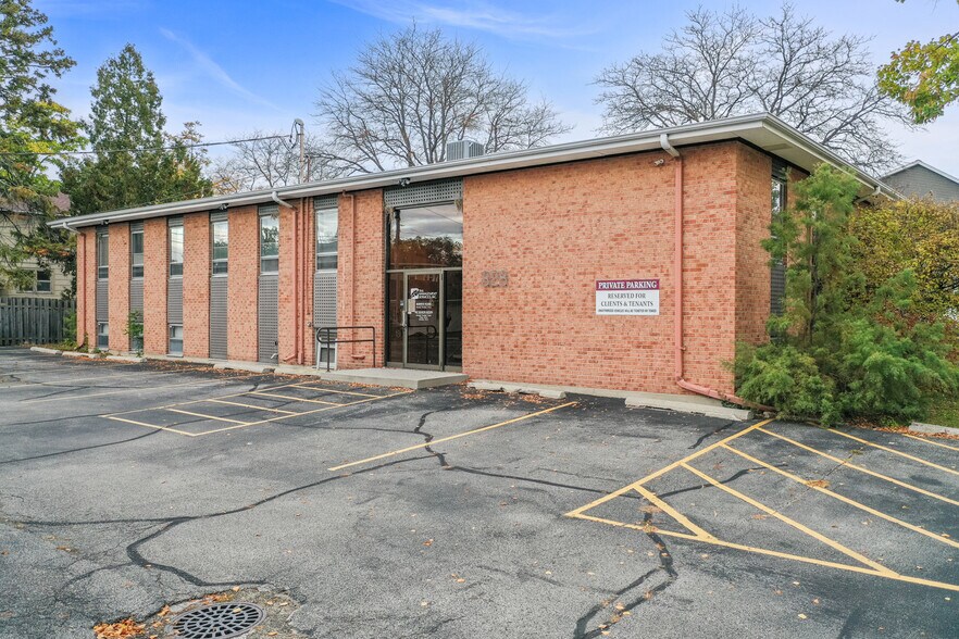 828 Cherry St, Green Bay, WI à vendre - Photo du bâtiment - Image 3 de 41