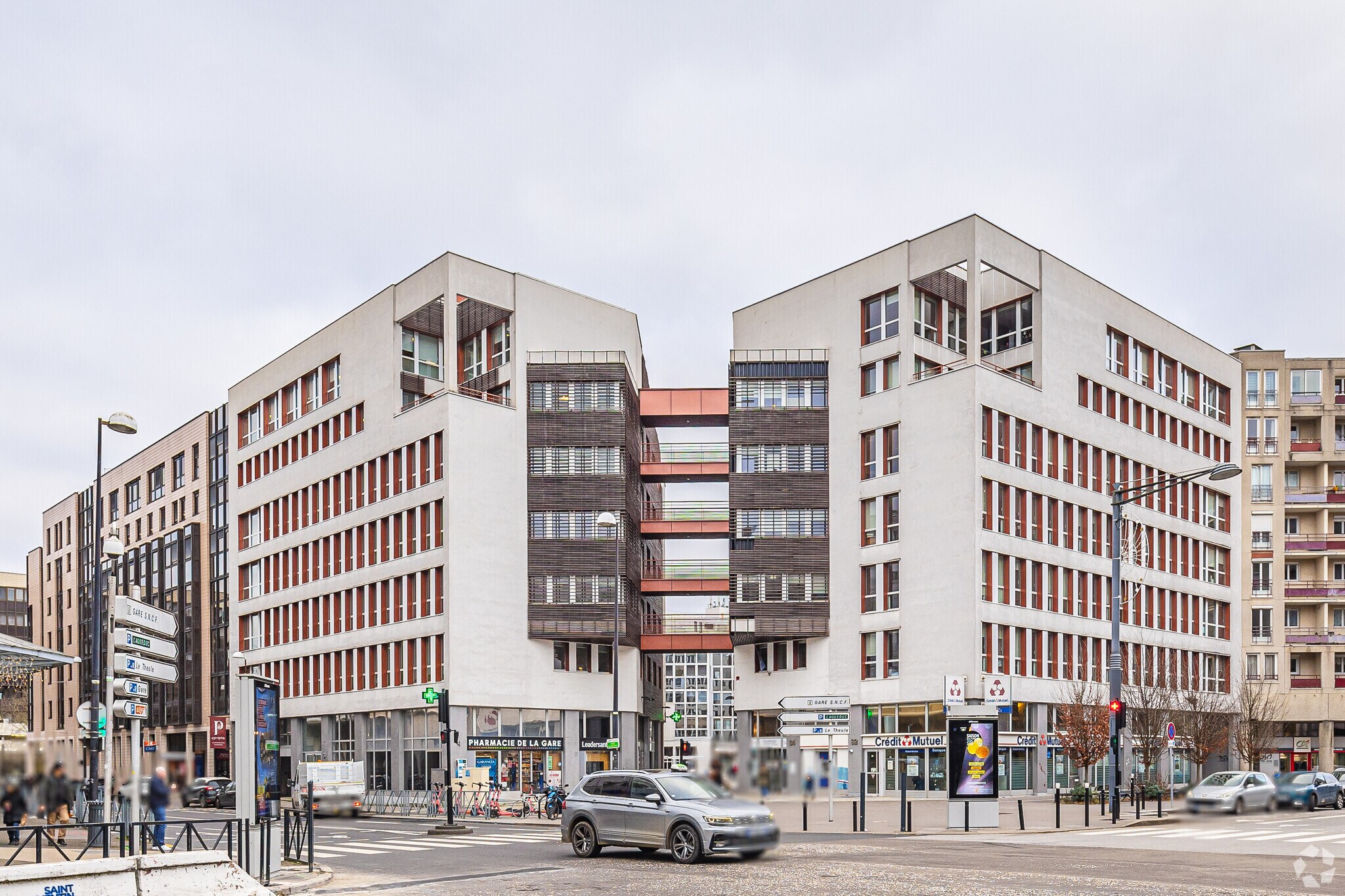 28-34 avenue du Centre, Montigny-le-Bretonneux for lease Primary Photo- Image 1 of 6