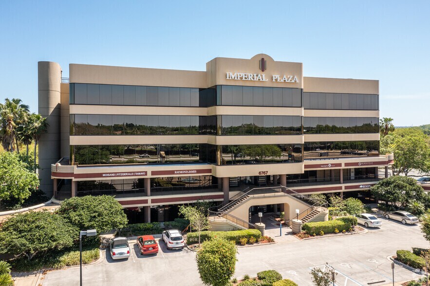 6767 N Wickham Rd, Melbourne, FL à vendre - Photo du bâtiment - Image 3 de 5