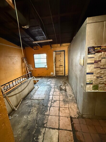 513 Grand St, Brooklyn, NY à louer - Photo du bâtiment - Image 2 de 4