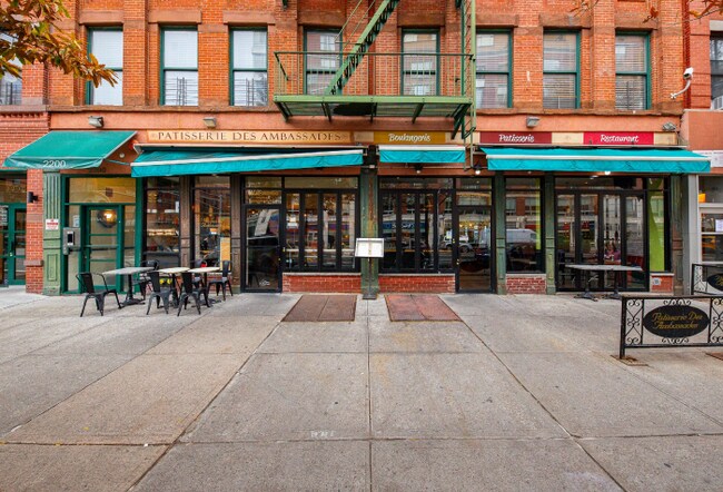 Plus de détails pour 2200 Frederick Douglass Blvd, New York, NY - Commerce de détail à louer