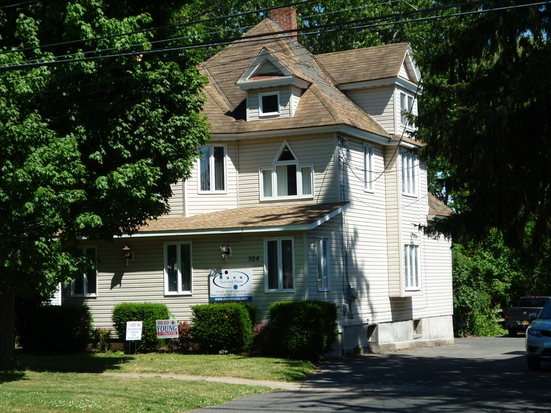 504 Vine St, Liverpool, NY à vendre - Photo du bâtiment - Image 1 de 1