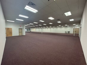 3570 State Route 27, Kendall Park, NJ for lease Interior Photo- Image 2 of 14