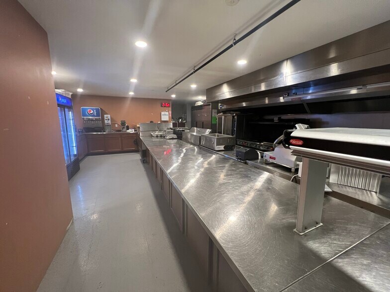 1493 Thornton Rd, Cherry Creek, NY à vendre - Photo intérieure - Image 2 de 11