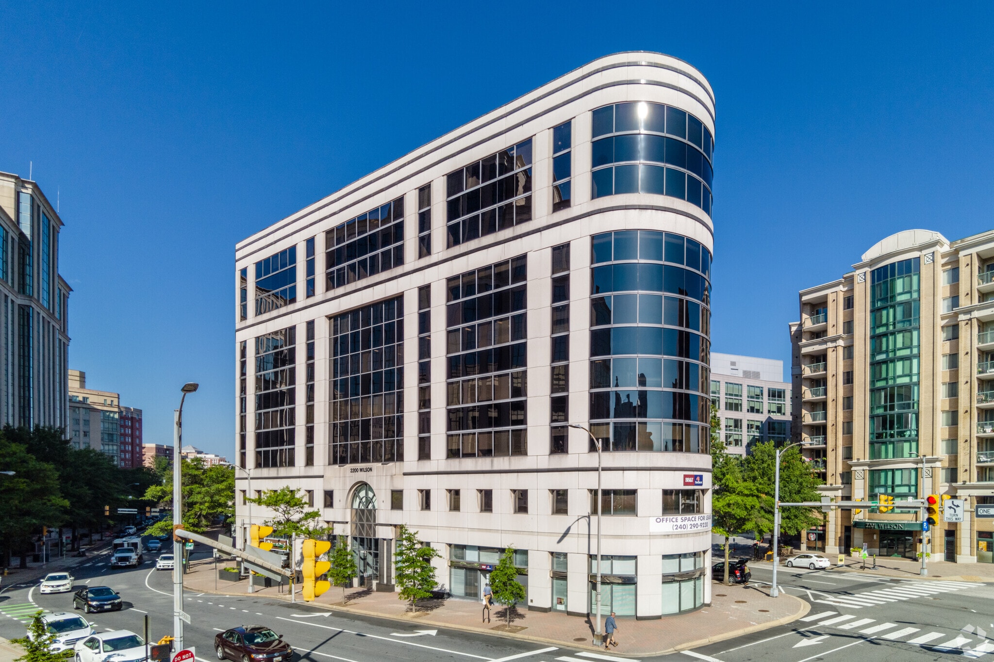 2200 Wilson Blvd, Arlington, VA for lease Primary Photo- Image 1 of 6