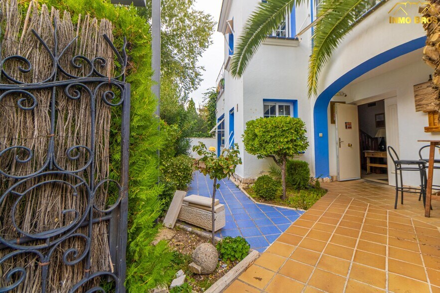 Commerce de détail dans Guadalajara, Guadalajara à louer - Photo du bâtiment - Image 2 de 48