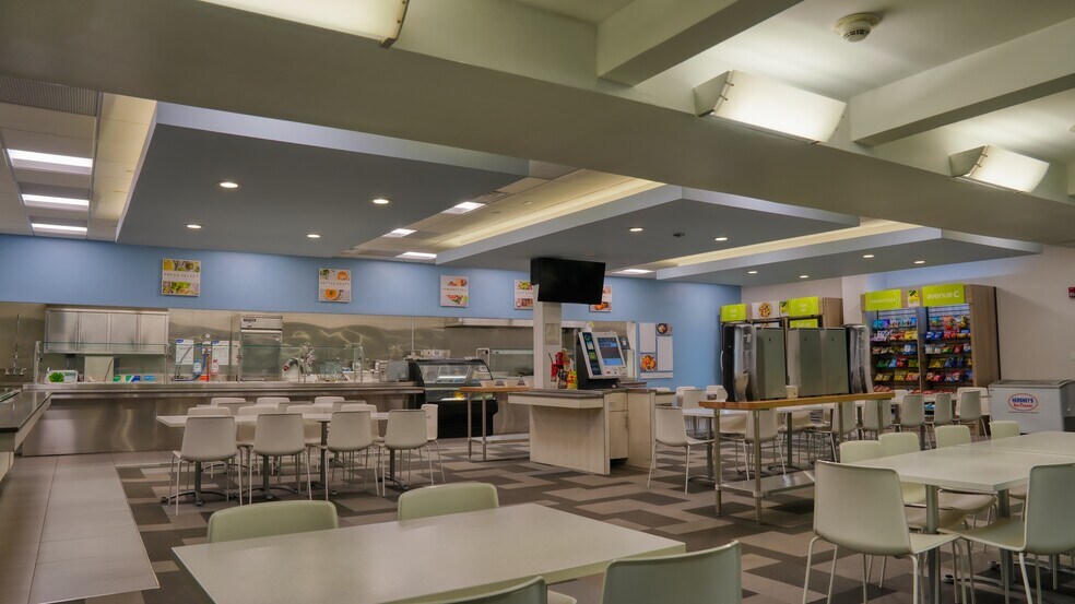 900 W Shore Rd, Port Washington, NY à louer - Photo intérieure - Image 3 de 6