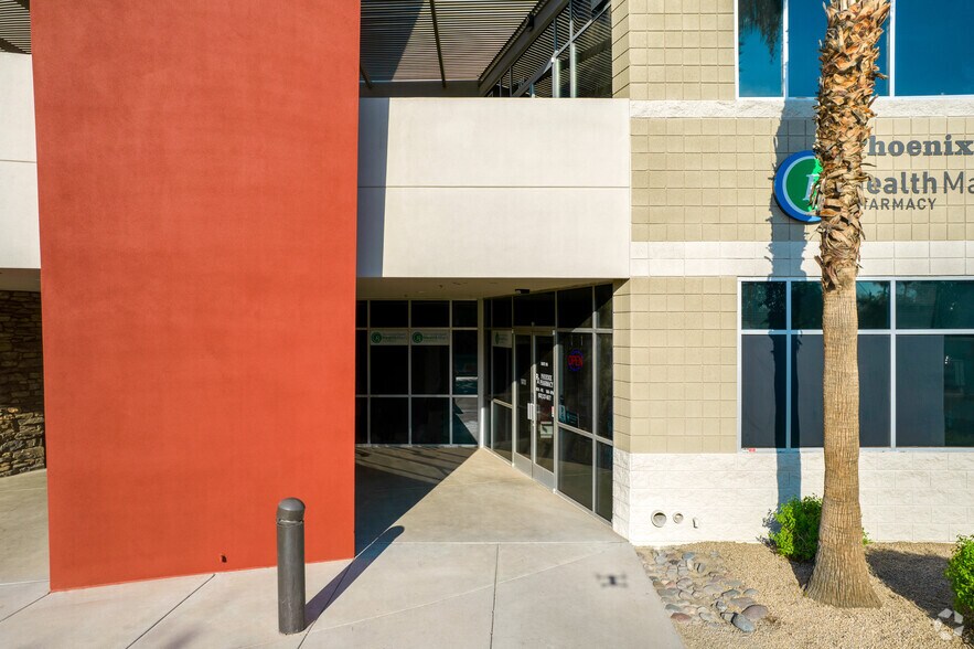 1701 E Thomas Rd, Phoenix, AZ à louer - Photo du bâtiment - Image 3 de 8