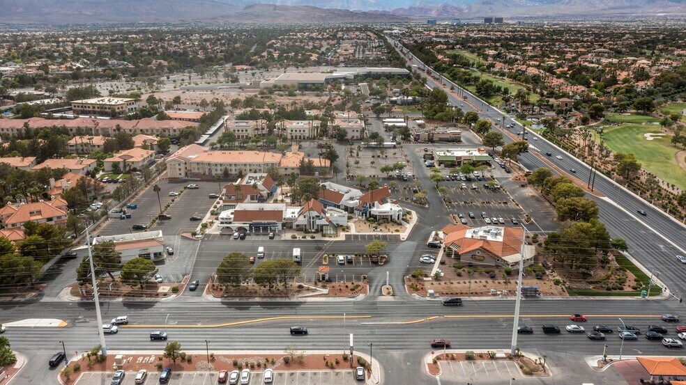8601-8663 W Sahara Ave, Las Vegas, NV à louer - Photo du bâtiment - Image 2 de 13