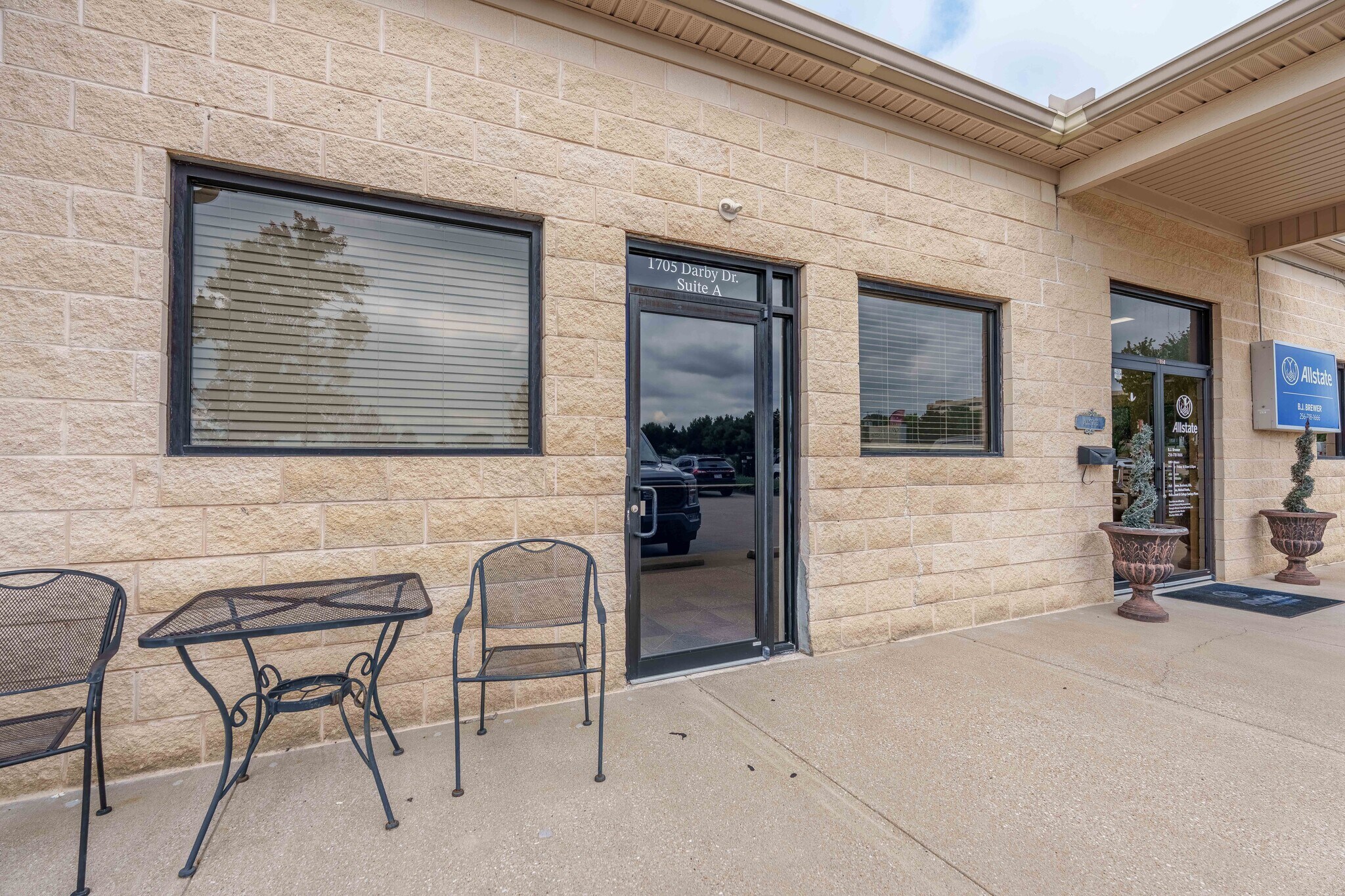 1705 Darby Dr, Florence, AL for lease Primary Photo- Image 1 of 2