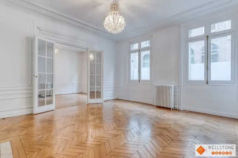 11 Rue De Madrid, Paris for lease - Building Photo - Image 2 of 12