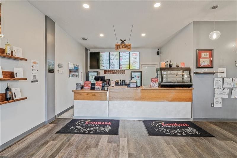 3058 Washington Pike, Bridgeville, PA for sale - Interior Photo - Image 2 of 33