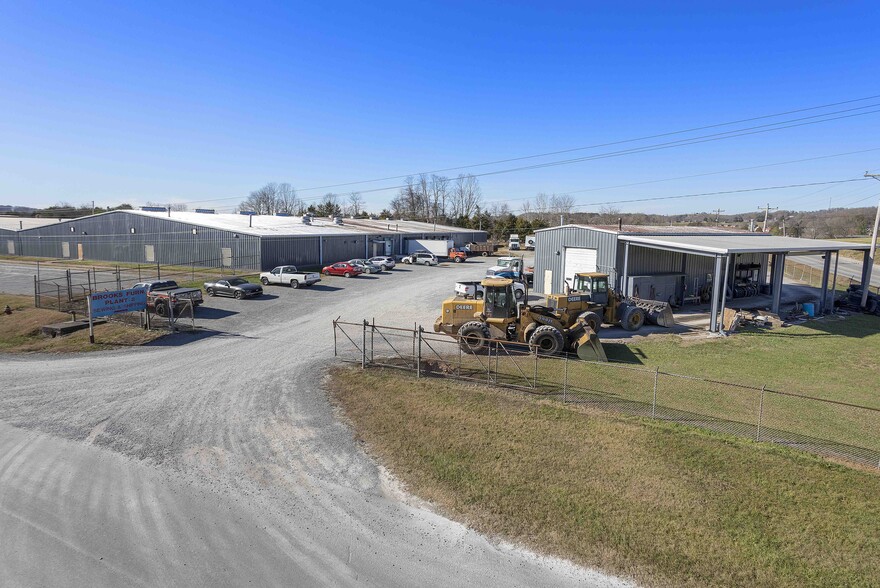 615 Industrial Park Rd, New Tazewell, TN à louer - Photo du b timent - Image 2 de 78