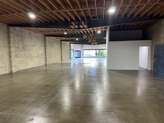 5156 W Washington Blvd, Los Angeles, CA for lease - Interior Photo - Image 2 of 4