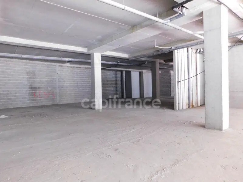 Retail in Nancy for lease Construction Photo- Image 1 of 7