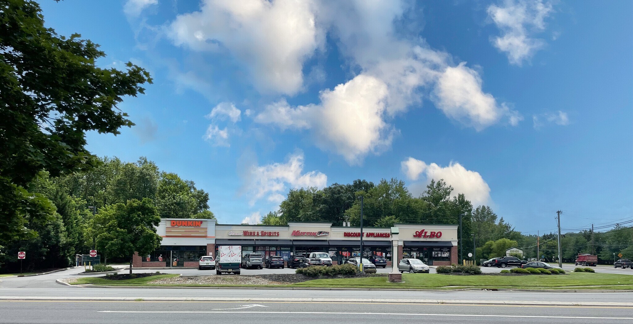 305-317 Rancocas Rd, Mount Holly, NJ for sale Building Photo- Image 1 of 5