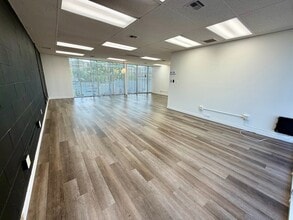 3646 Long Beach Blvd, Long Beach, CA for lease Interior Photo- Image 2 of 5