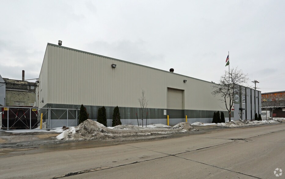 1237 W Bruce, Milwaukee, WI à louer - Photo du bâtiment - Image 2 de 3
