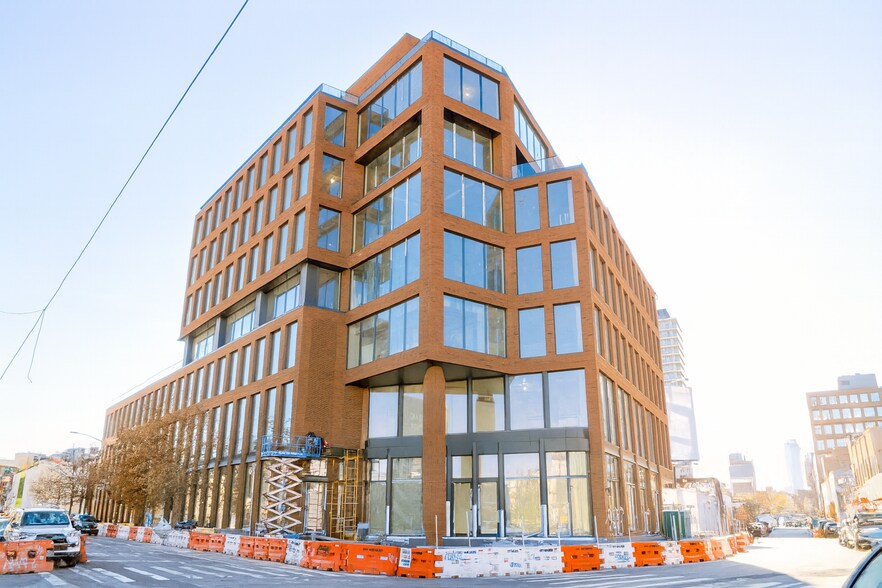 1 Wythe Ave, Brooklyn, NY à louer - Photo du bâtiment - Image 3 de 17