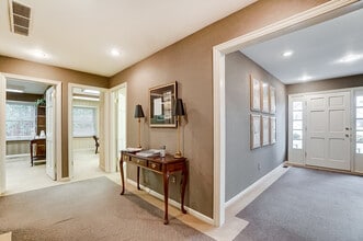 1354 N Monroe Dr, Xenia, OH à vendre Photo intérieure- Image 2 de 11