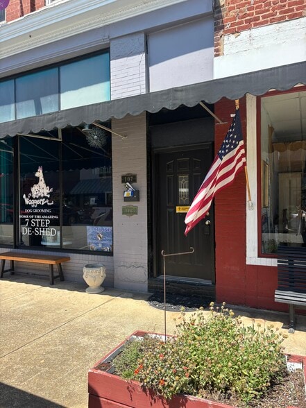 107 N Raiford St, Selma, NC à louer - Photo du bâtiment - Image 2 de 9