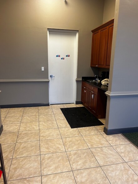 17041 Alico Commerce Ct, Fort Myers, FL à vendre - Photo du bâtiment - Image 3 de 61