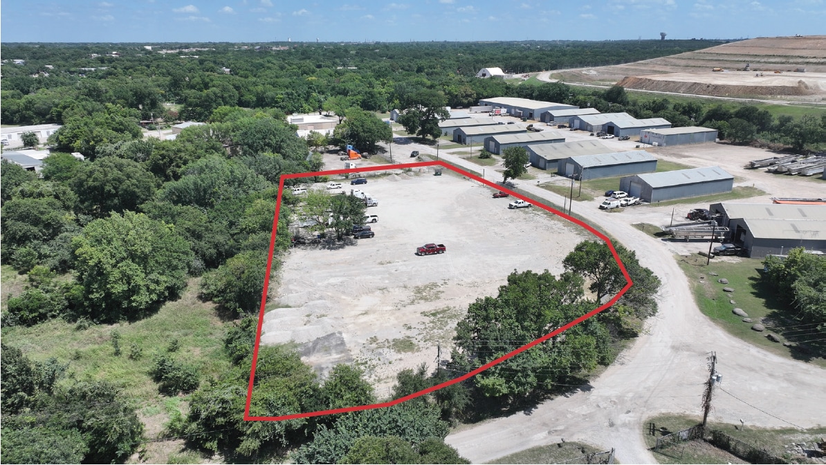 221 Valley Ln, Kennedale, TX for lease Primary Photo- Image 1 of 4